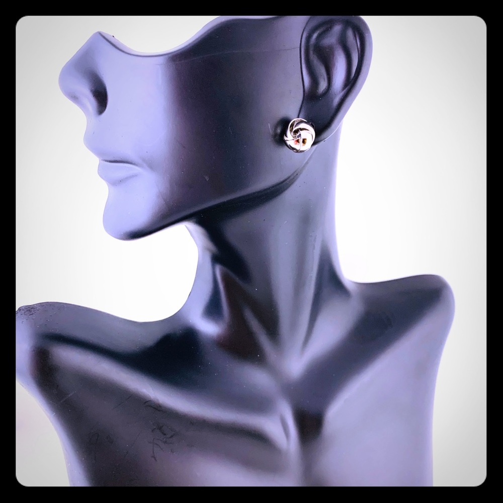 LOVE KNOT EARRINGS NWT